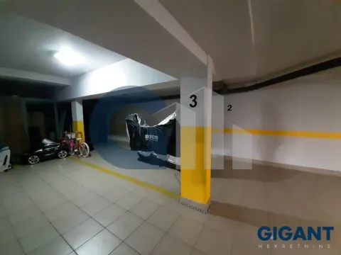 Izdavanje, parking/garaža, 11m², Denkova Basta, Zvezdara Sve Podlokacije - image 2