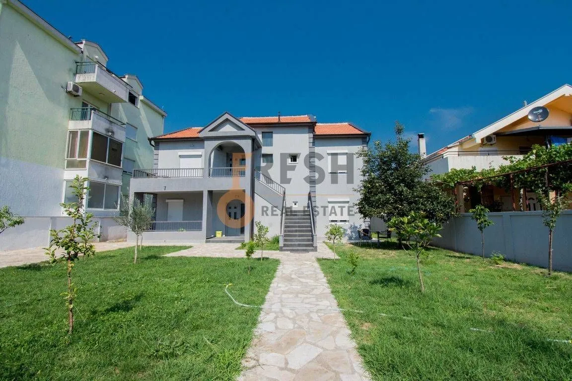 Prodaja, kuća, 450m², Stari Aerodrom, Podgorica