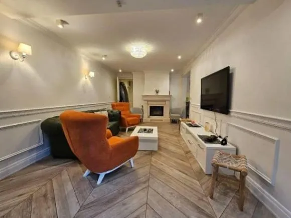 Izdavanje, dvosoban stan, 147m², Gorica C, Podgorica