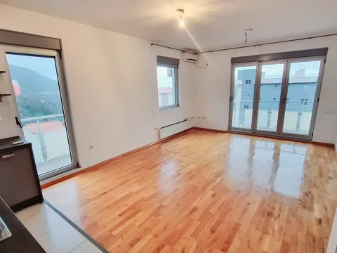 Sale, two bedroom apartment, 83m², Bečići, Budva