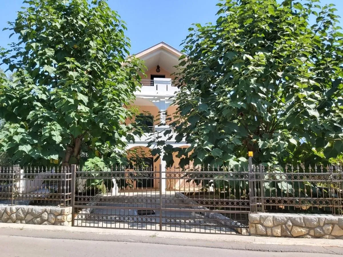 Rent, house, 173m², Krašići, Tivat