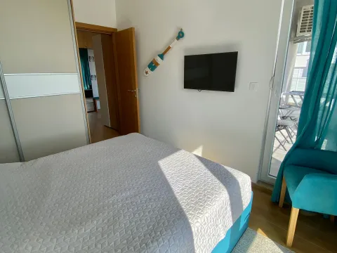 Izdavanje, jednosoban stan, 43m², Centar, Budva - image 8