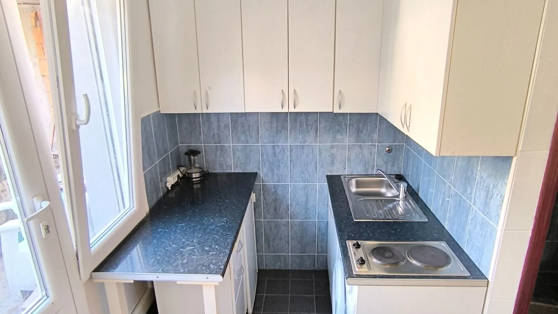 Izdavanje, garsonjera, 25m², Lazi, Budva