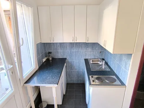 Izdavanje, garsonjera, 25m², Lazi, Budva - image 3
