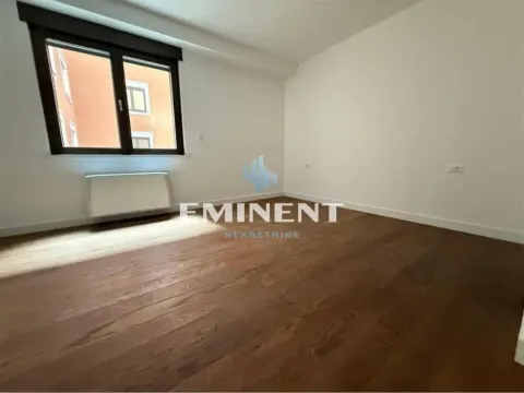 Izdavanje, četvorosoban stan, 129m², Crveni Krst, Beograd - image 8