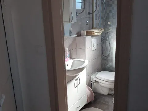 Rent, one bedroom apartment, 20m², Tivat, Crna Gora - image 5