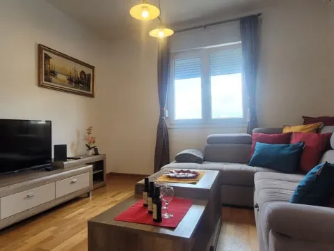 Prodaja, jednosoban stan, 42m², City Kvart, Podgorica - image 2