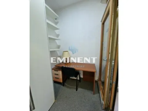 Izdavanje, trosoban stan, 130m², Savski Venac, Beograd - image 2