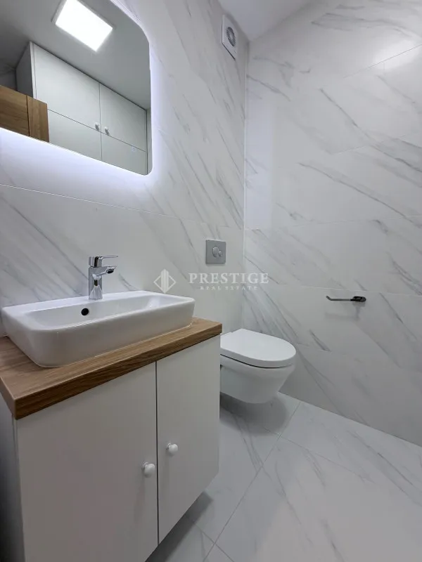 Izdavanje, dvosoban stan, 72m², New City, Podgorica