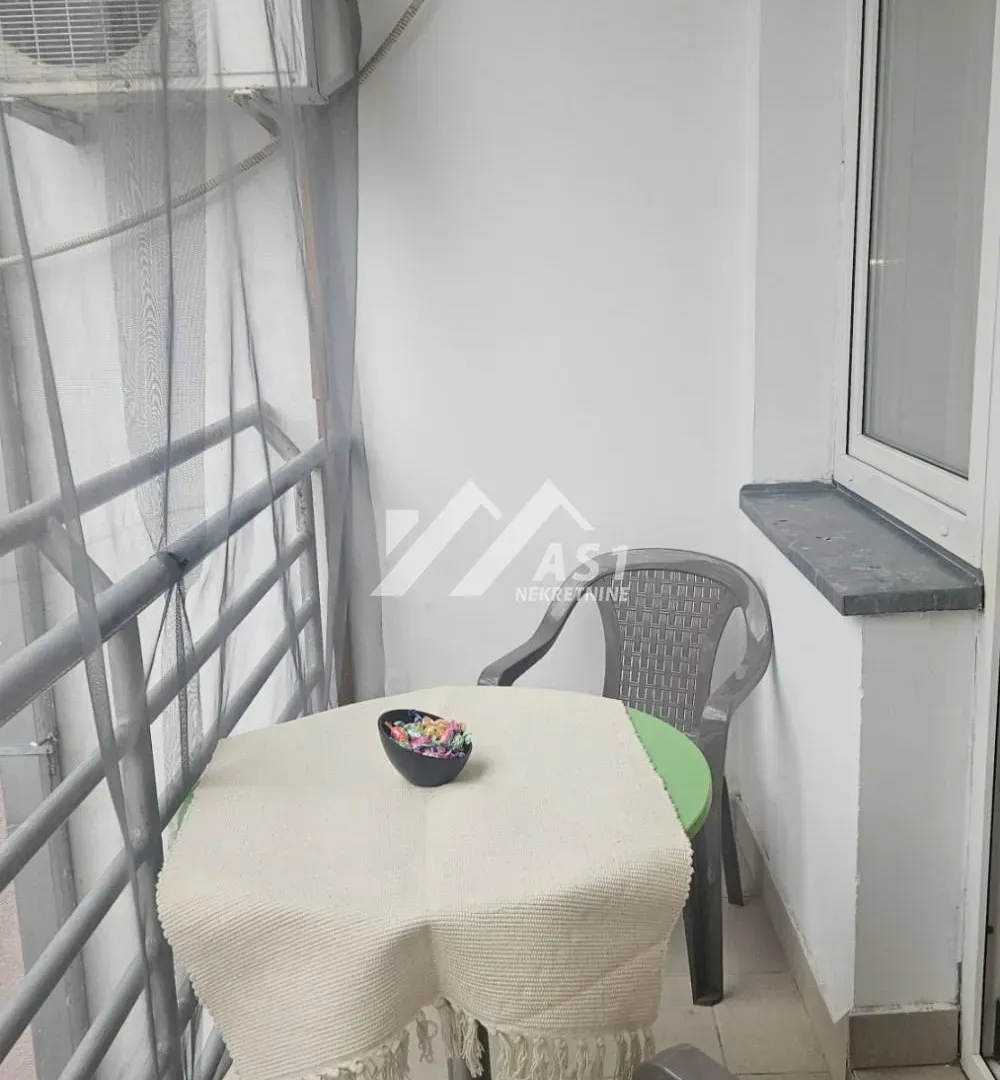 Izdavanje, jednosoban stan, 33m², Grbavica, Novi Sad Sve Podlokacije