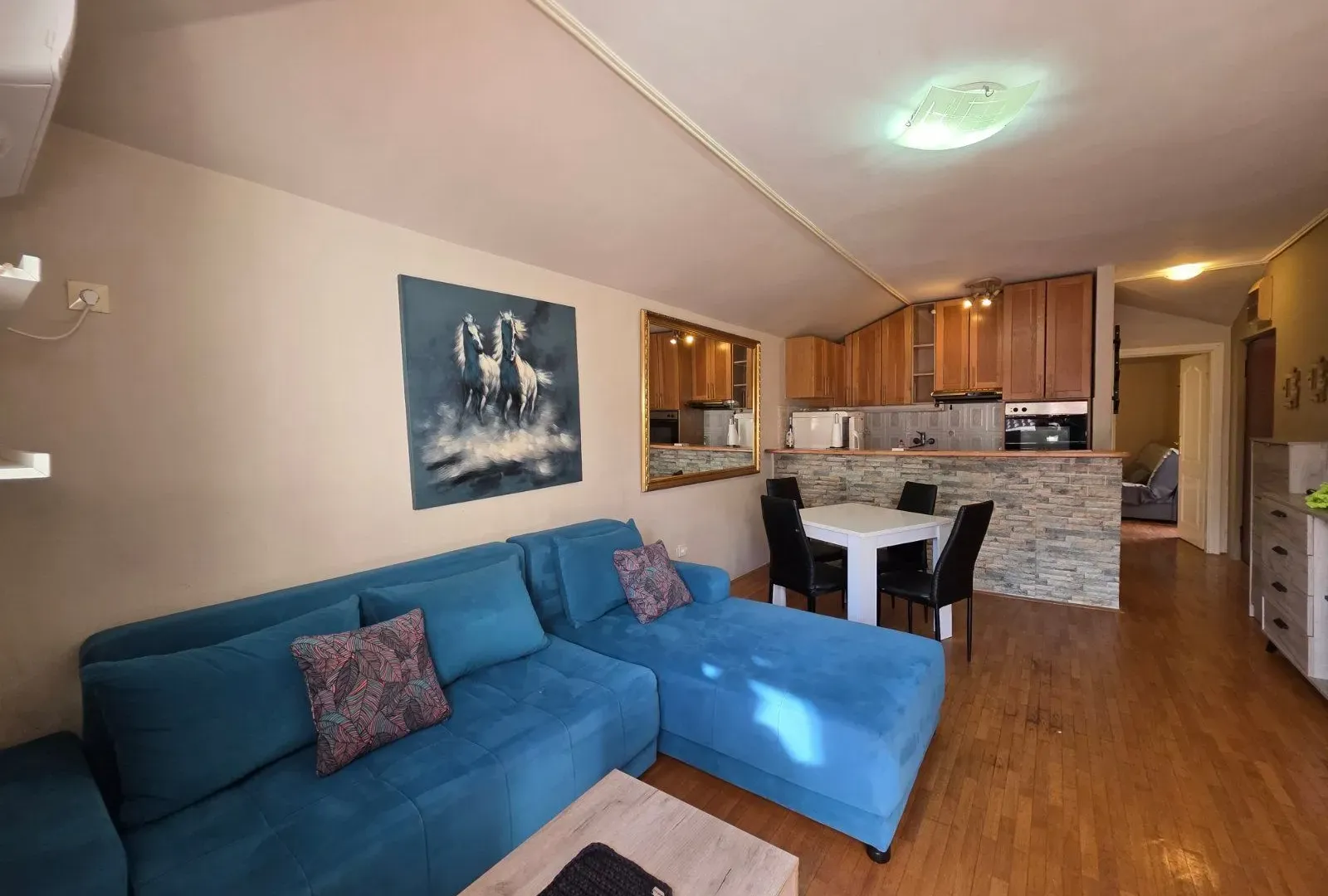 Prodaja, dvosoban stan, 59m², Budva, Crna Gora