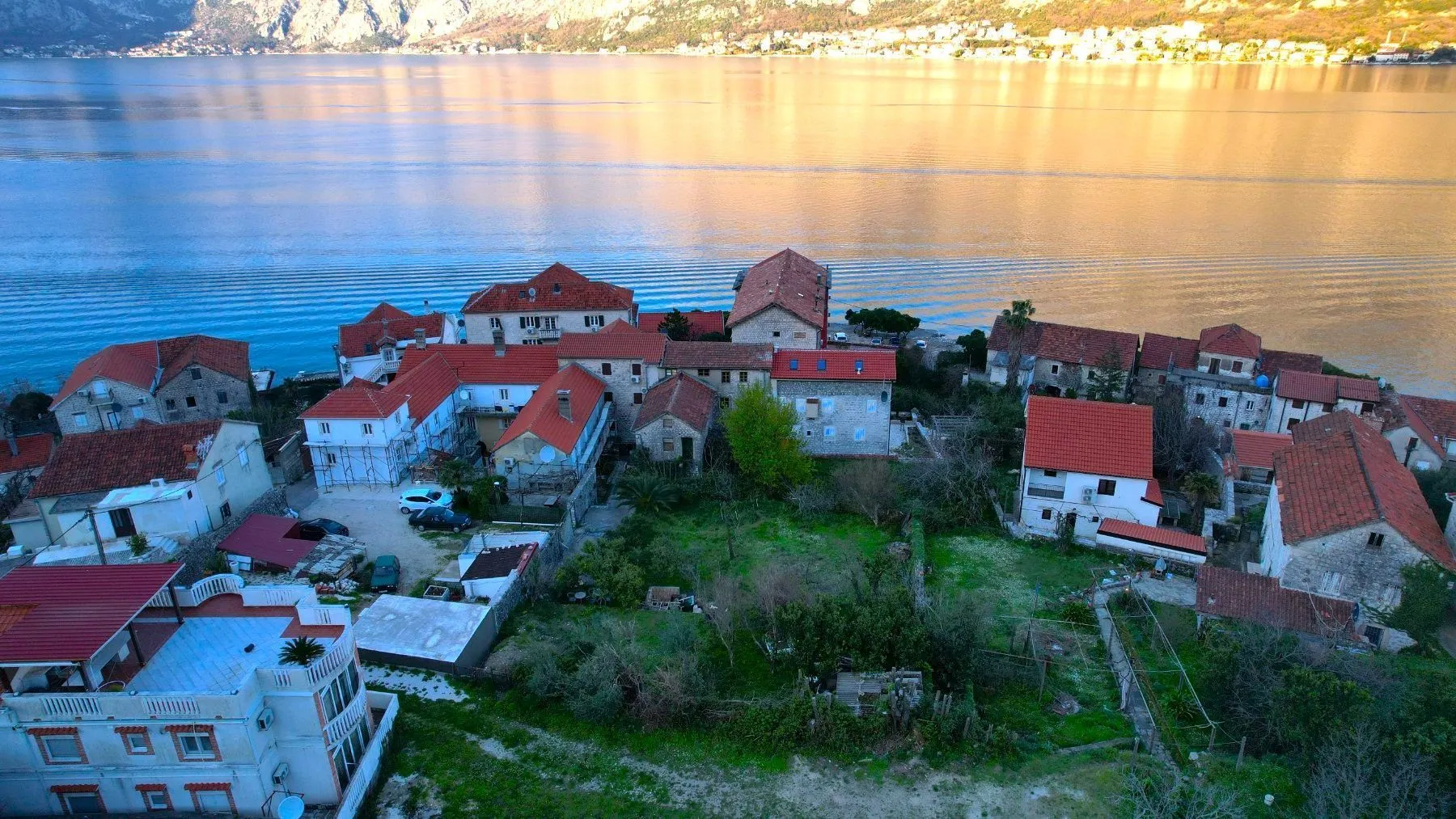 Prodaja, plac, 640m², Prčanj, Kotor