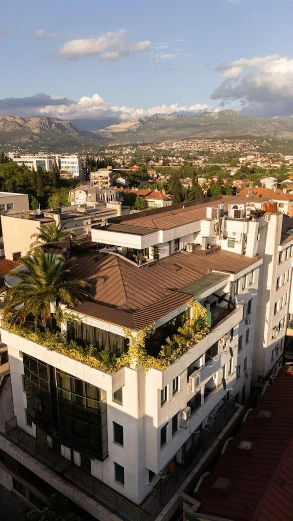 Prodaja, trosoban stan, 233m², Centar, Podgorica