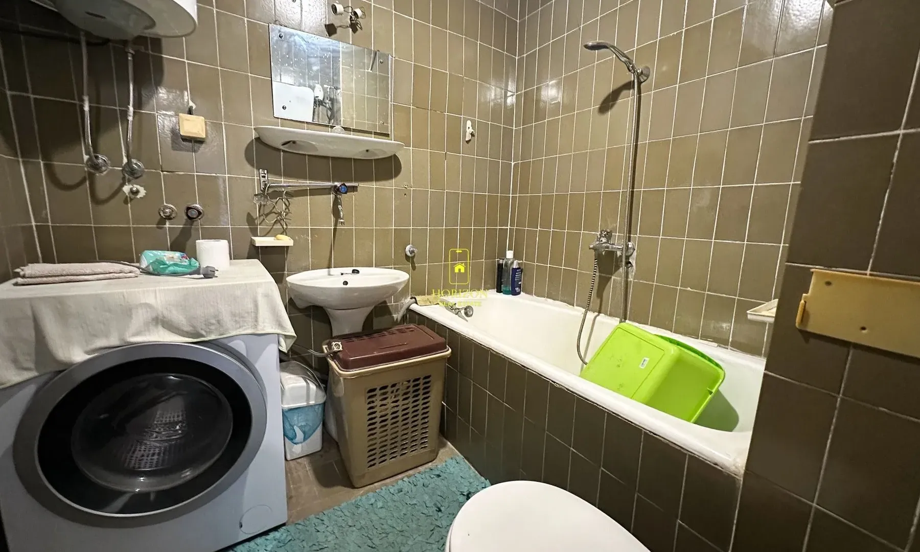 Prodaja, trosoban stan, 96m², Blok 6, Podgorica