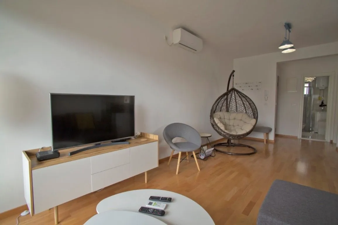 Prodaja, jednosoban stan, 40m², Tivat, Crna Gora