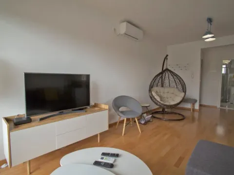 Prodaja, jednosoban stan, 40m², Tivat, Crna Gora