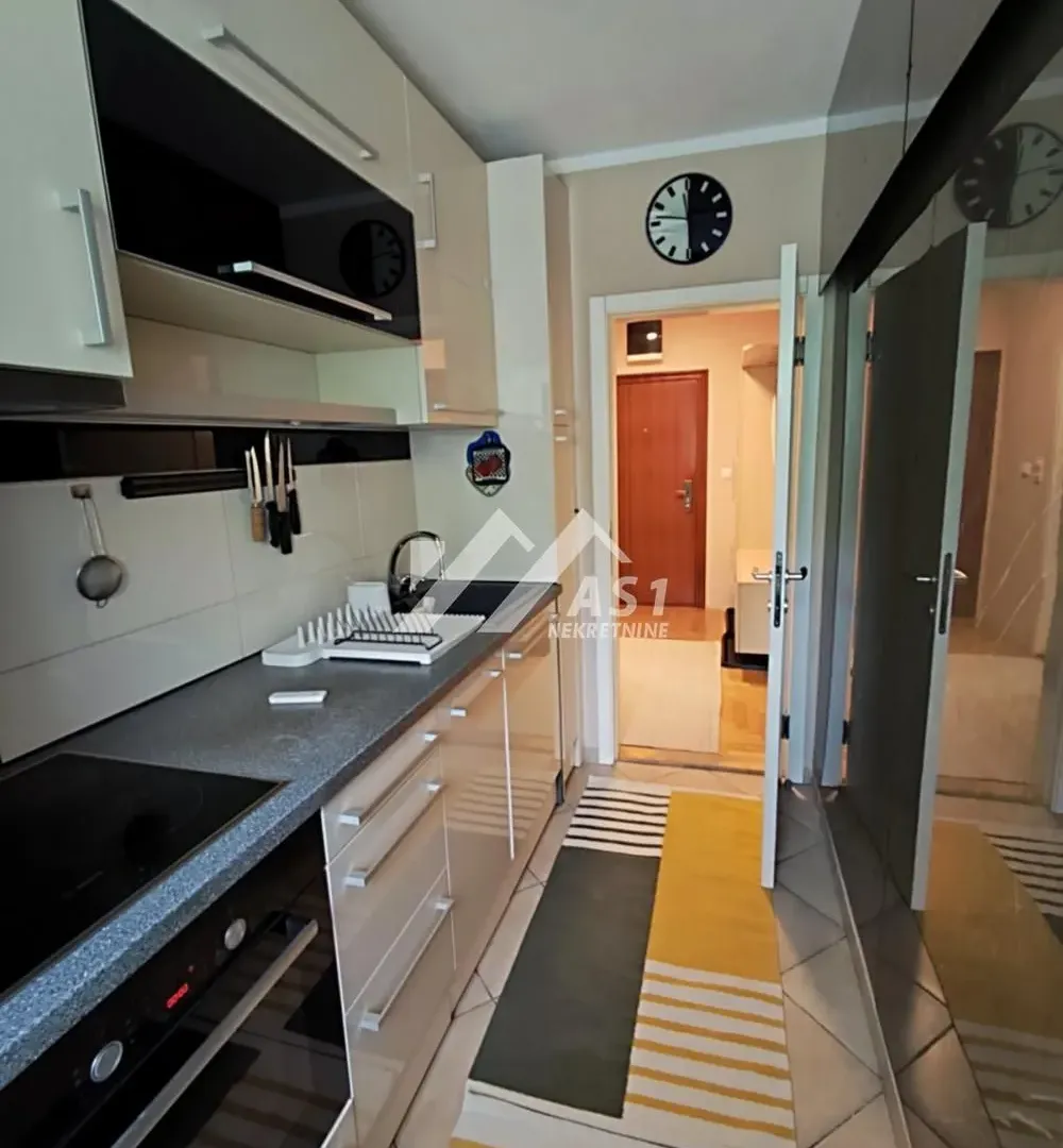 Izdavanje, dvosoban stan, 45m², Adamovićevo Naselje, Novi Sad Sve Podlokacije