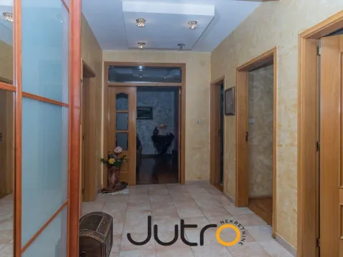 Prodaja, trosoban stan, 109m², Podgorica, Crna Gora - image 13