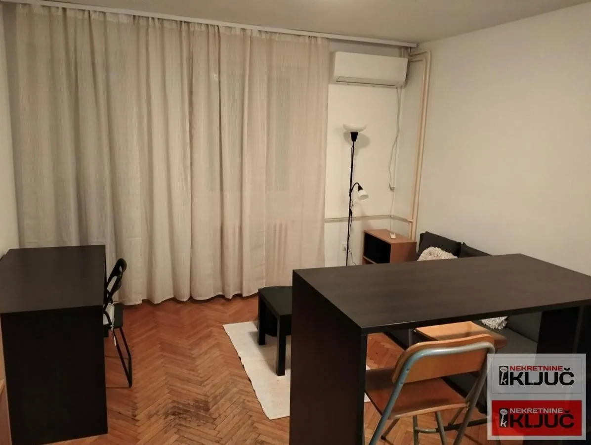 Izdavanje, garsonjera, 29m², Sajmište, Novi Sad