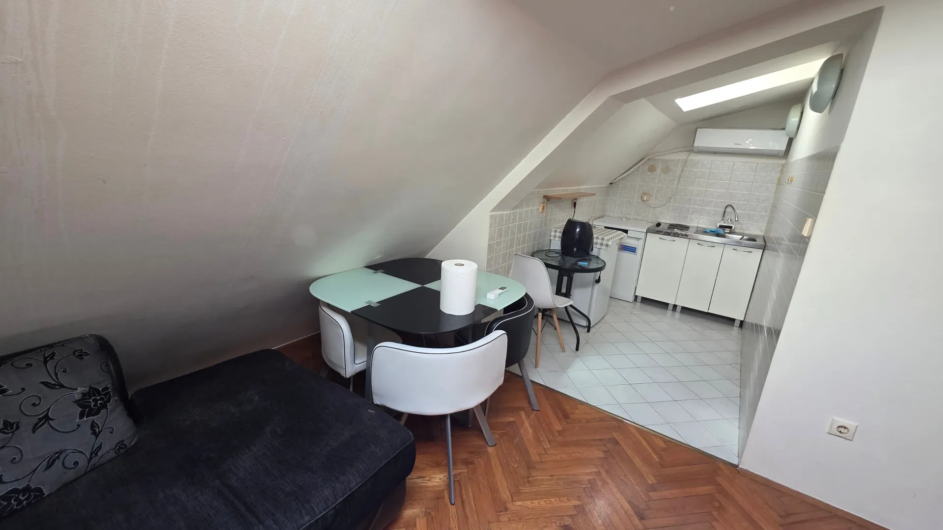 Rent, studio apartment, 25m², Stara Varoš, Podgorica