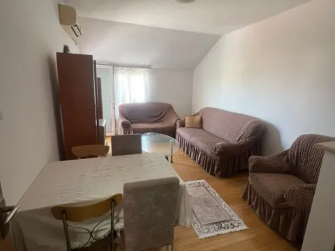 Izdavanje, dvosoban stan, 65m², Krivi Most, Podgorica - image 2