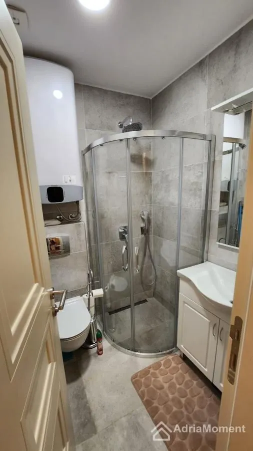 Prodaja, jednosoban stan, 77m², Đuraševići, Tivat