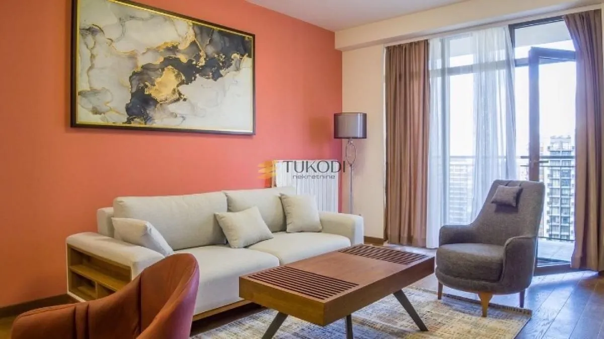 Izdavanje, trosoban stan, 82m², Savski Venac, Beograd