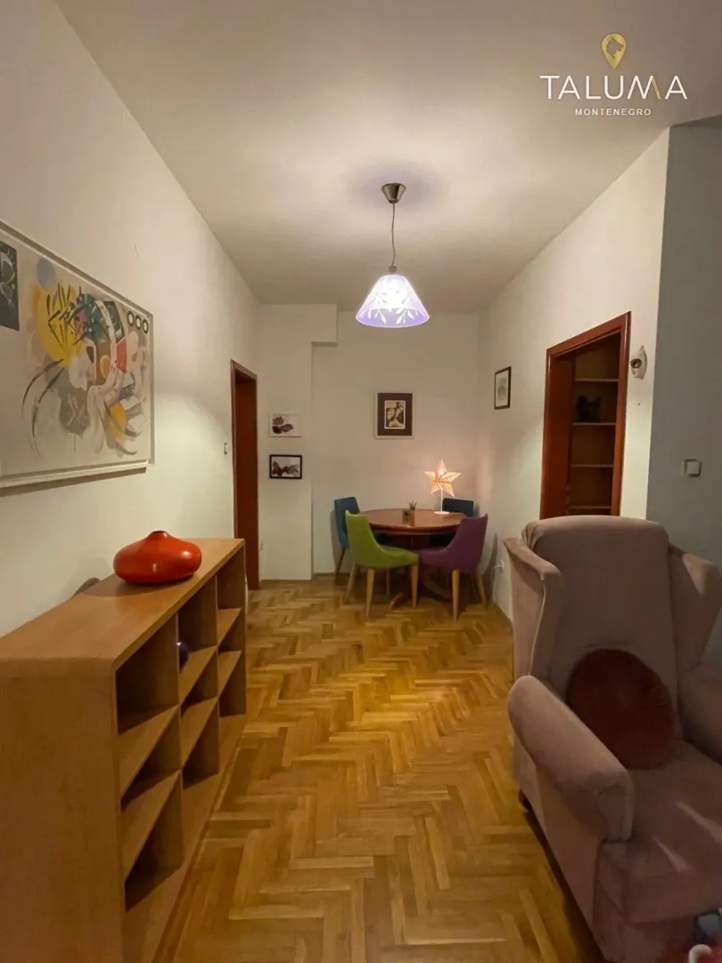 Izdavanje, jednosoban stan, 42m², Centar, Podgorica