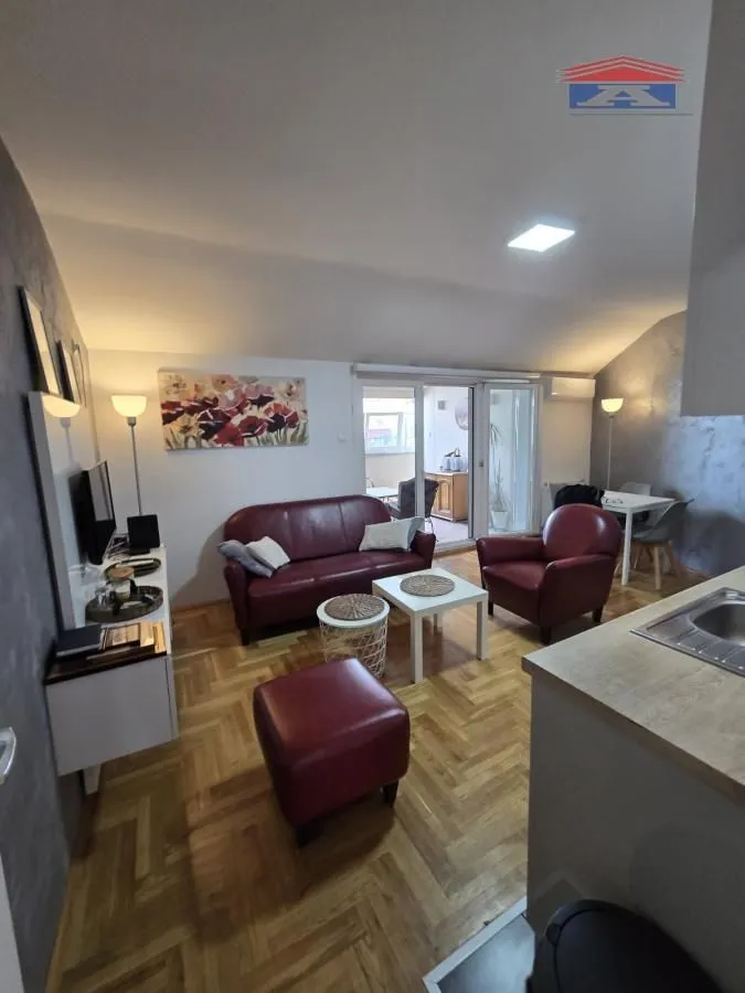 Prodaja, dvosoban stan, 75m², Bulevar Evrope, Novi Sad Sve Podlokacije