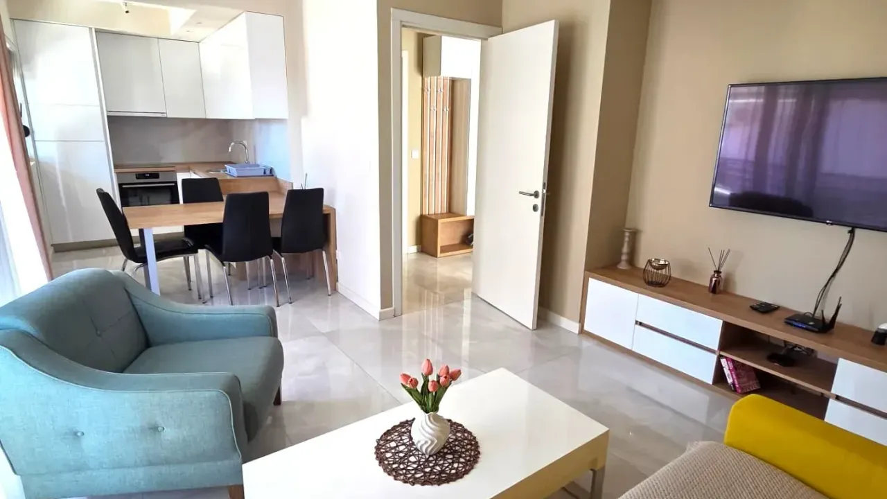 Izdavanje, stan, 55m², Tivat, Crna Gora