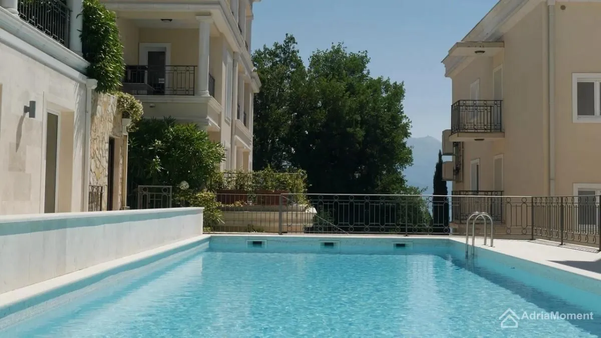 Prodaja, dvosoban stan, 158m², Herceg Novi, Crna Gora