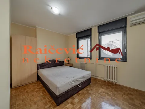 Rent, four bedroom apartment, 104m², Kalenić Pijaca, Vračar Sve Podlokacije - image 12