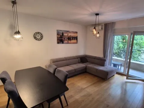 Izdavanje, trosoban stan, 72m², Lekino Brdo, Voždovac Sve Podlokacije - image 2