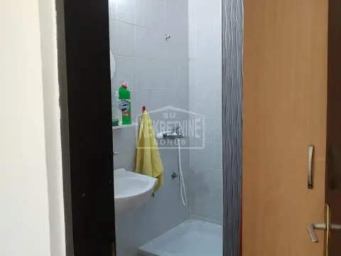 Izdavanje, poslovni prostor, 25m², Prozivka, Subotica - image 3