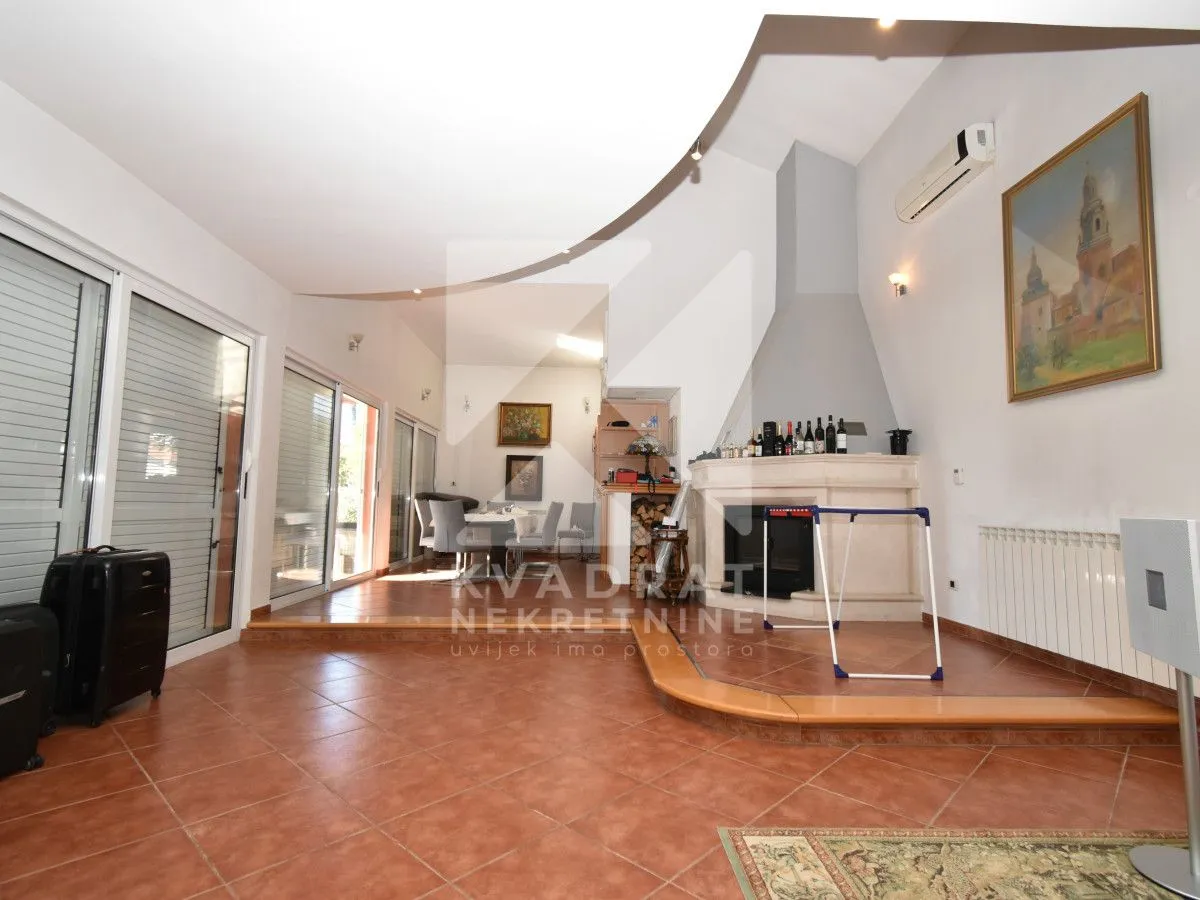 Rent, house, 300m², Donja Gorica, Podgorica