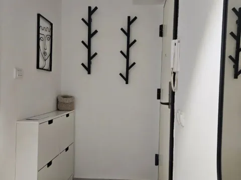 Rent, two bedroom apartment, 34m², Senjak, Beograd - image 3