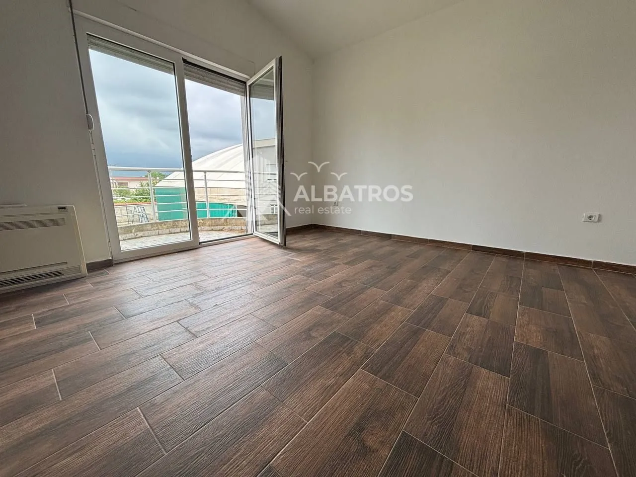 Sale, house, 250m², Polje, Bar