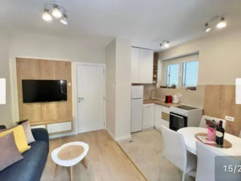 Izdavanje, jednosoban stan, 40m², Dobrota, Kotor - image 5