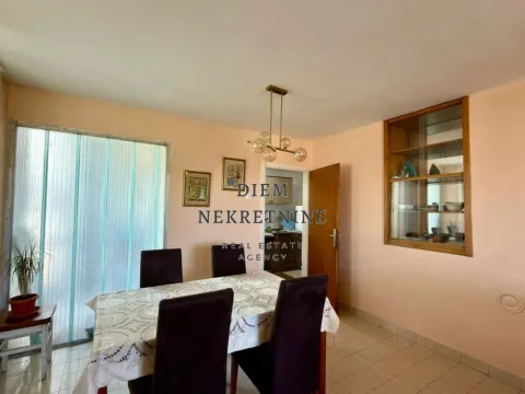 Rent, two bedroom apartment, 85m², Centar, Bar - image 2