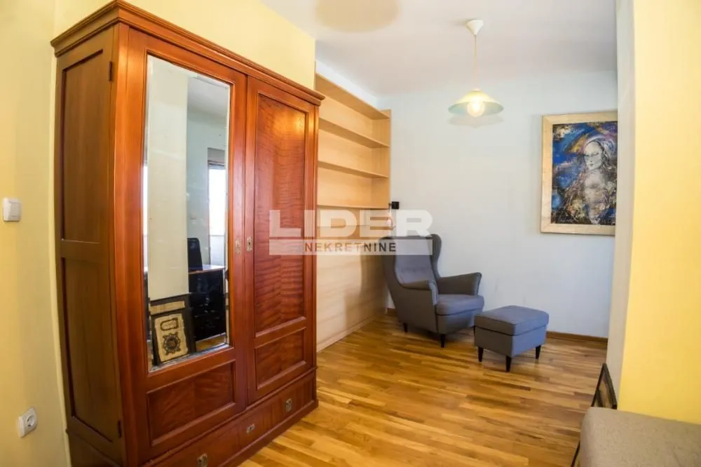 Sale, three bedroom apartment, 69m², Stari Grad, Beograd