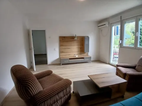 Izdavanje, dvosoban stan, 58m², Vašarište, Jagodina - image 3