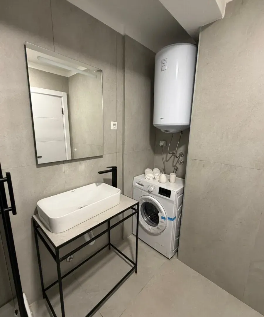 Izdavanje, jednosoban stan, 37m², Malo Brdo, Podgorica