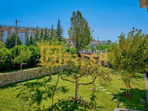 Izdavanje, kuća, 300m², Zagorič, Podgorica - image 45