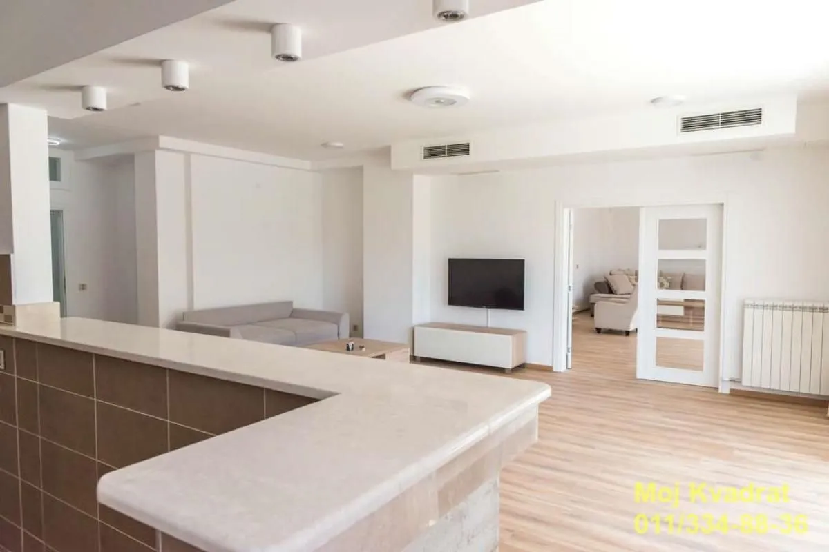 Izdavanje, kuća, 1400m², Savski Venac, Beograd