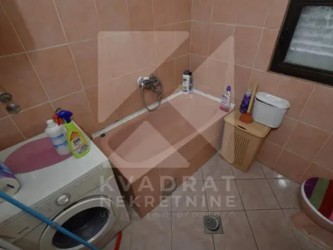 Izdavanje, trosoban stan, 100m², Masline, Podgorica - image 9