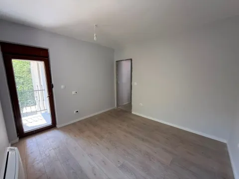 Sale, one bedroom apartment, 53m², Bečići, Budva - image 2