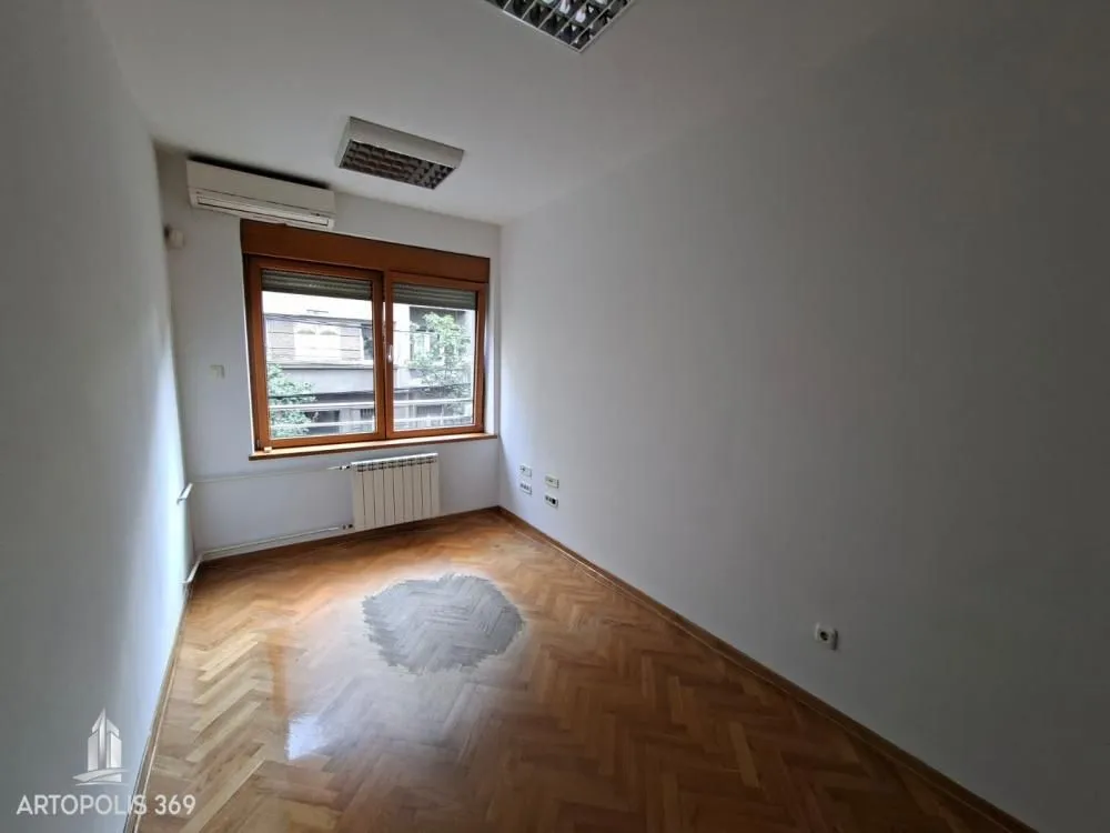 Rent, office space, 58m², Kalenić Pijaca, Vračar Sve Podlokacije
