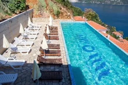 Prodaja, kuća, 235m², Kostanjica, Kotor