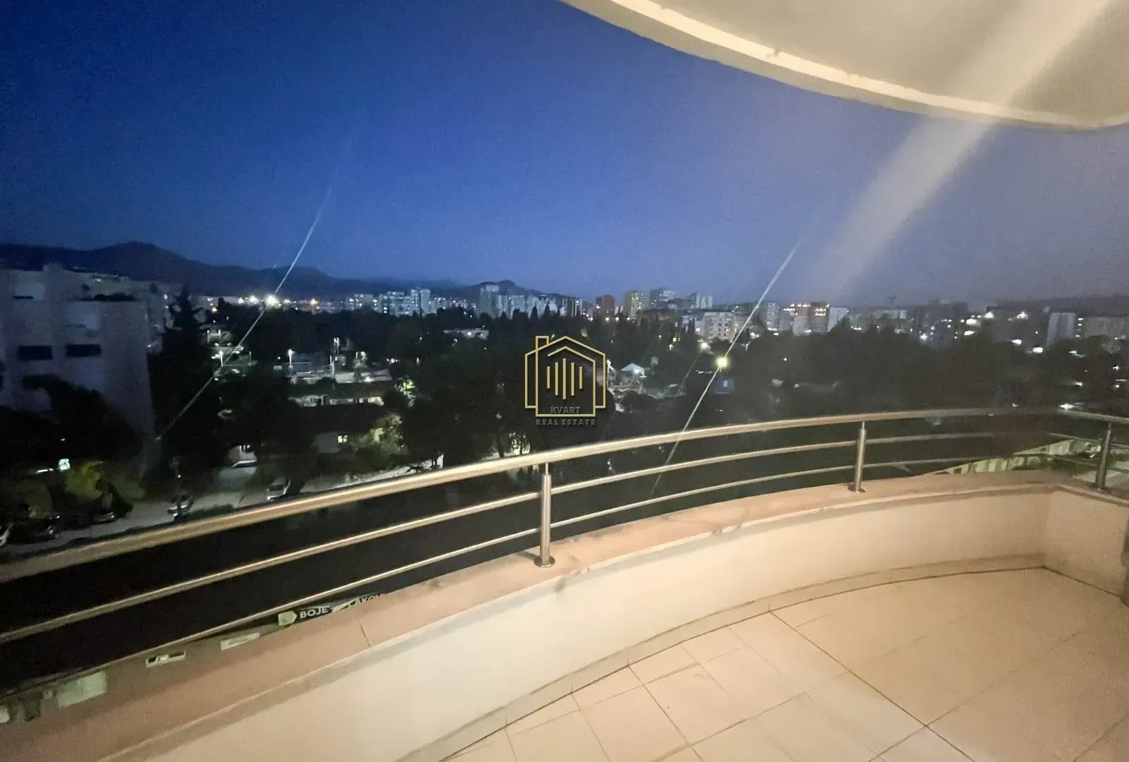 Izdavanje, dvosoban stan, 58m², Pobrežje, Podgorica