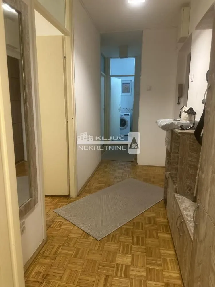 Rent, two bedroom apartment, 70m², Kalenić Pijaca, Vračar Sve Podlokacije